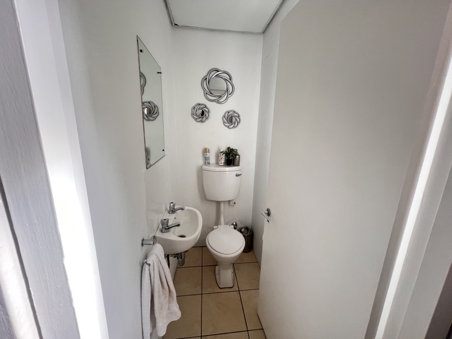 To Let commercial Property for Rent in Parklands Western Cape